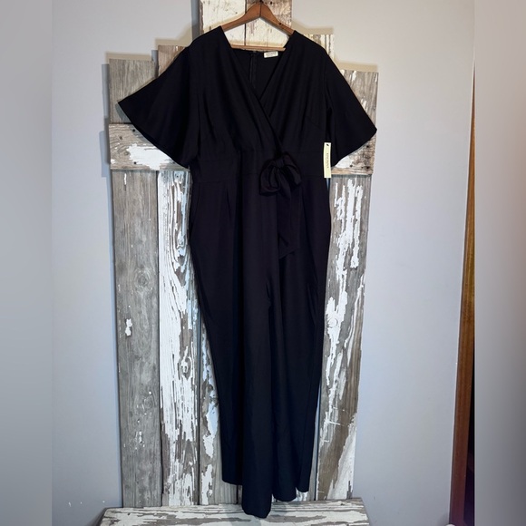 Kiyonna Charisma Crepe Jumpsuit Black size 1X NWT - Picture 5 of 13